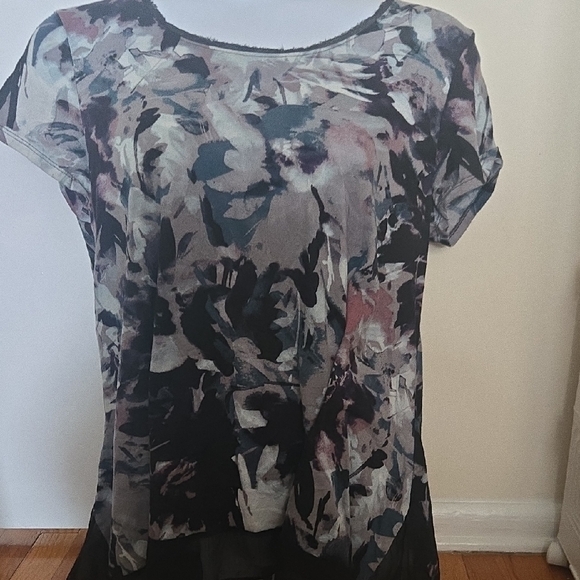 Simply Vera Vera Wang Gray and Black Blouse with Short Sleeves - Picture 1 of 5